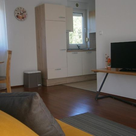 Zobic Family Apartments 拉布 外观 照片
