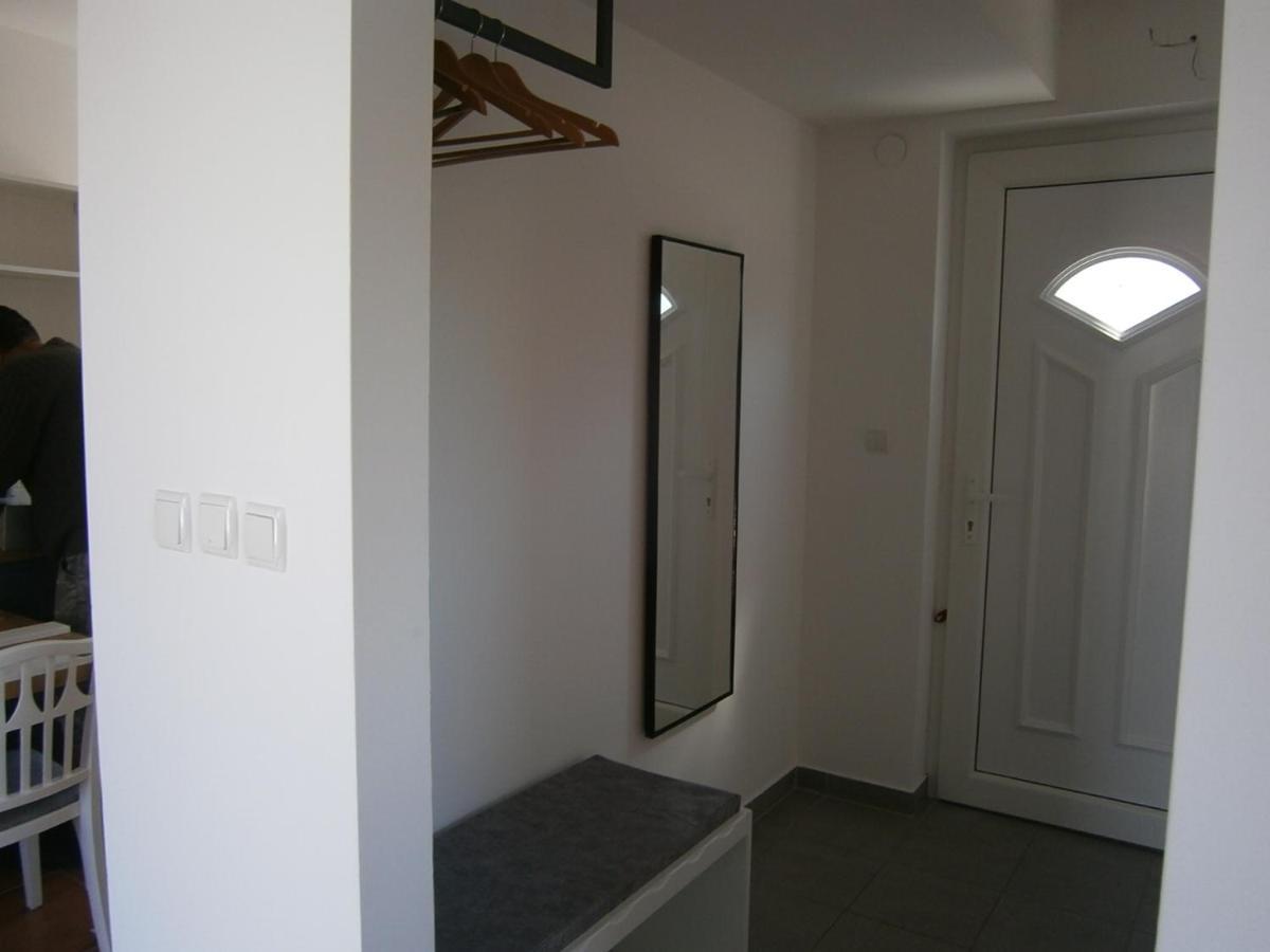 Zobic Family Apartments 拉布 外观 照片