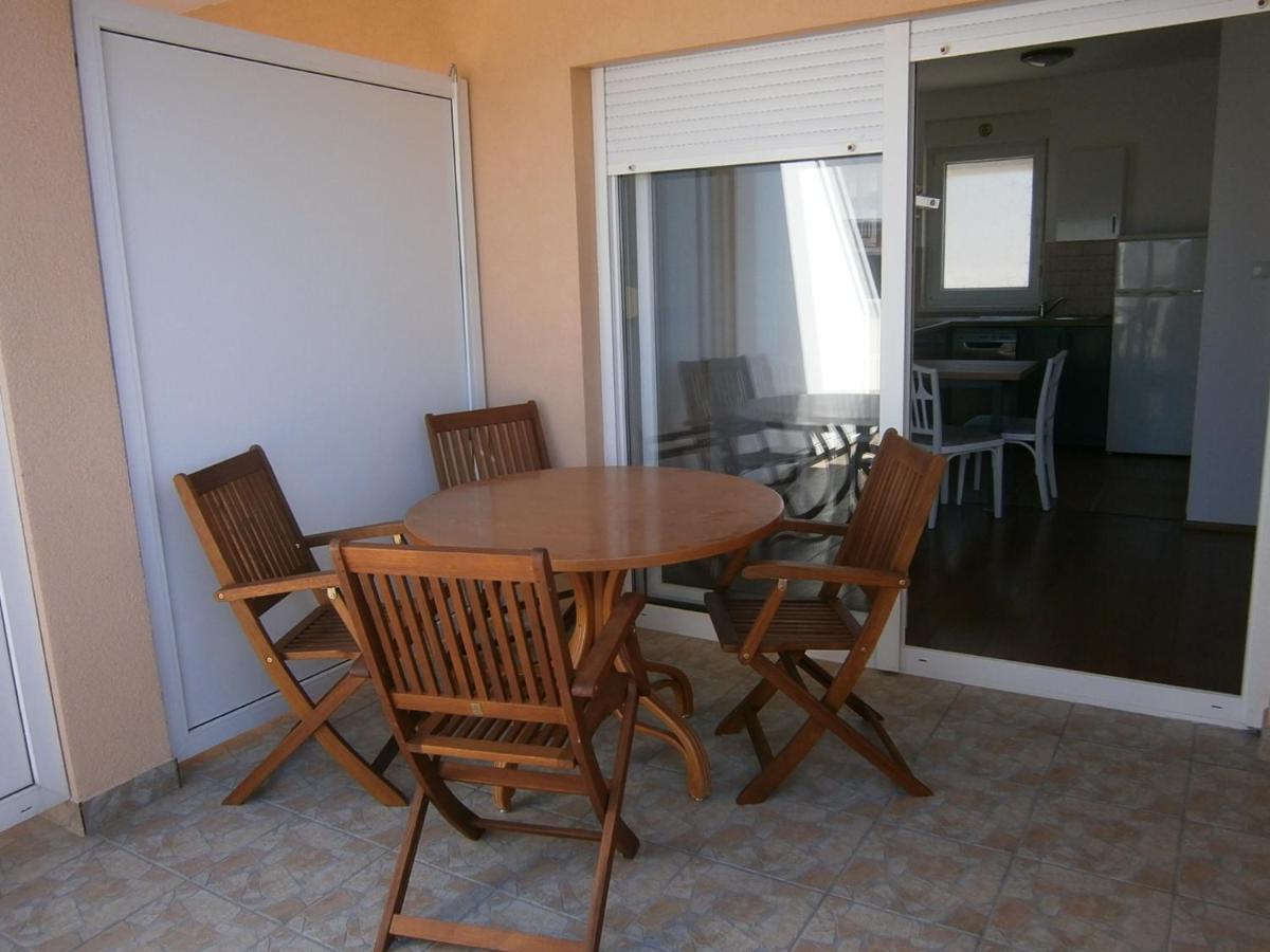 Zobic Family Apartments 拉布 外观 照片