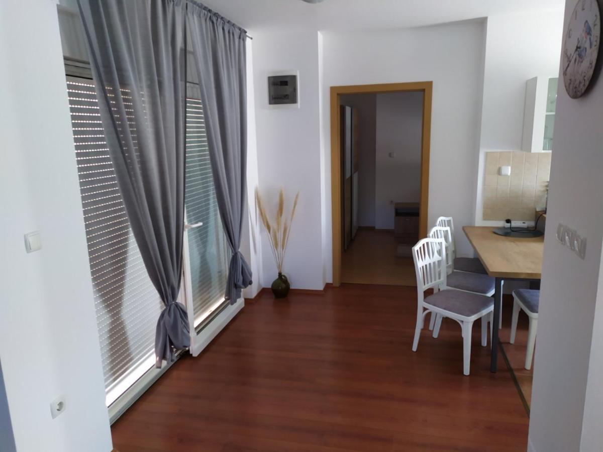 Zobic Family Apartments 拉布 外观 照片