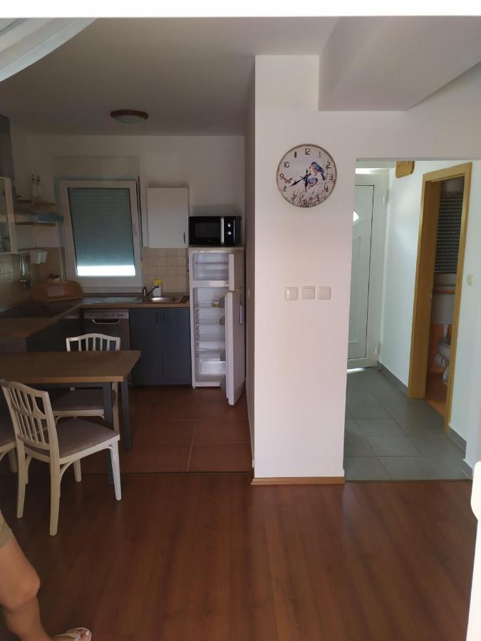 Zobic Family Apartments 拉布 外观 照片