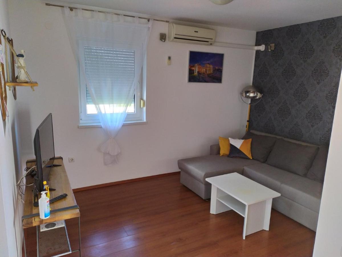 Zobic Family Apartments 拉布 外观 照片