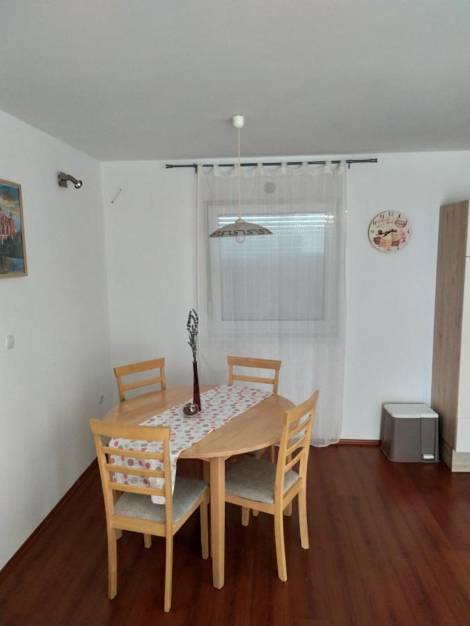 Zobic Family Apartments 拉布 外观 照片