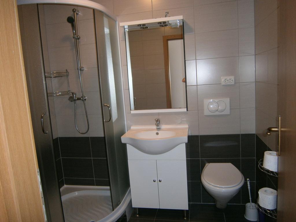 Zobic Family Apartments 拉布 外观 照片