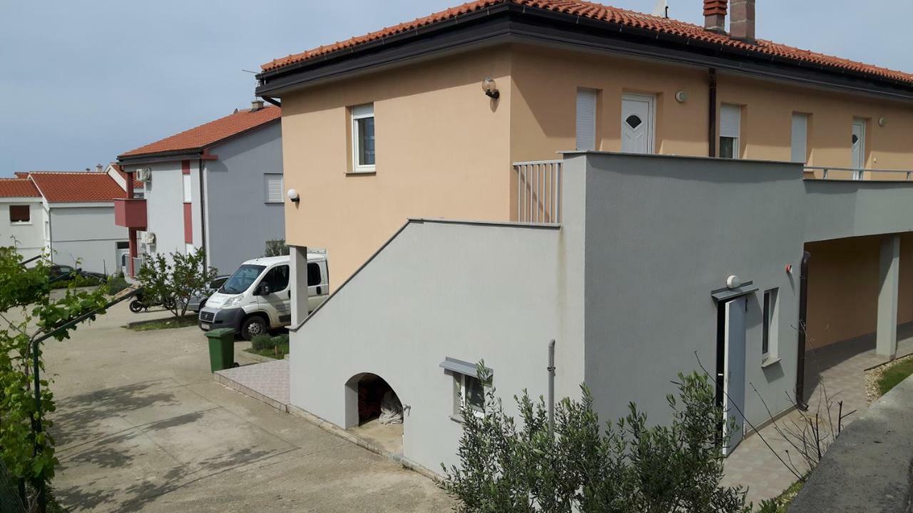 Zobic Family Apartments 拉布 外观 照片